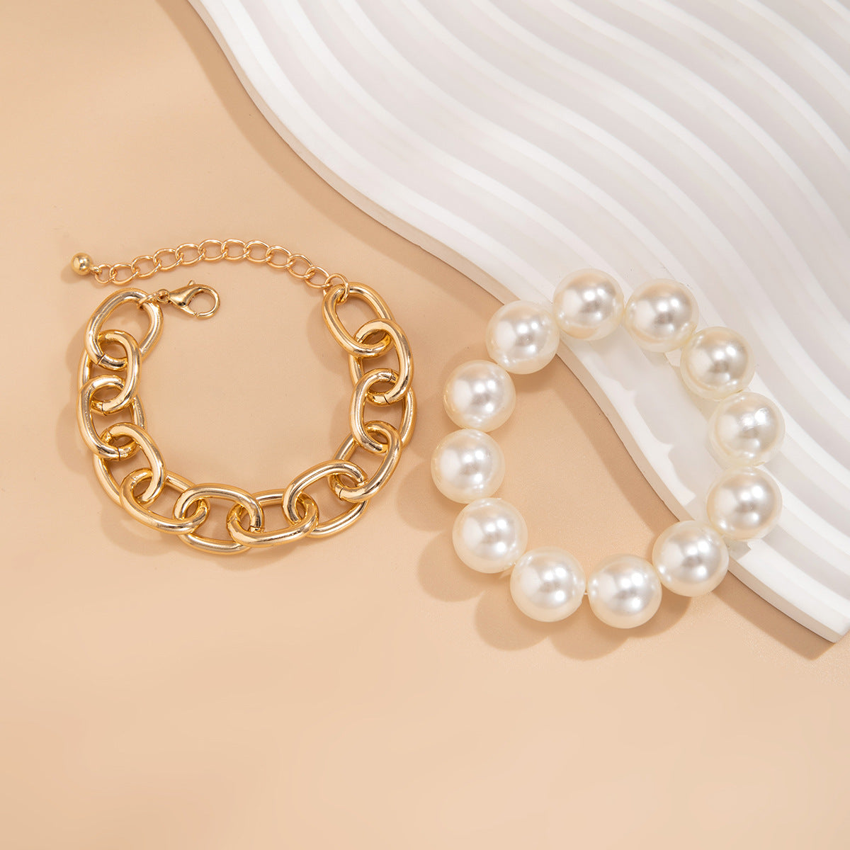 Hot selling geometric bead bracelet for women's fashion, exaggerated large round bead imitation pearl Bracelet - V.I.P Digital Presence