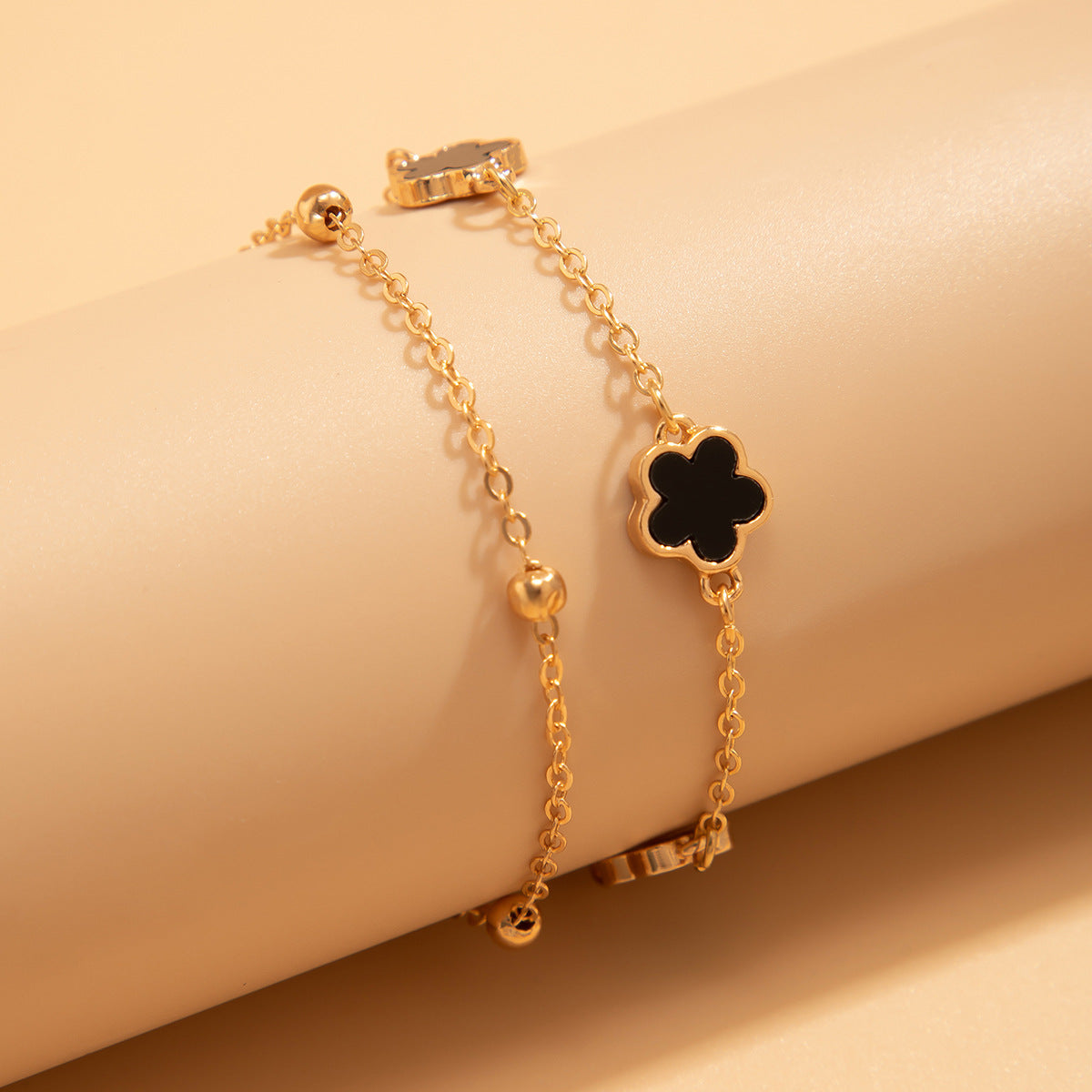 Double layer lucky five petal flower five leaf grass foot chain suit design sense flower shaped chain - V.I.P Digital Presence