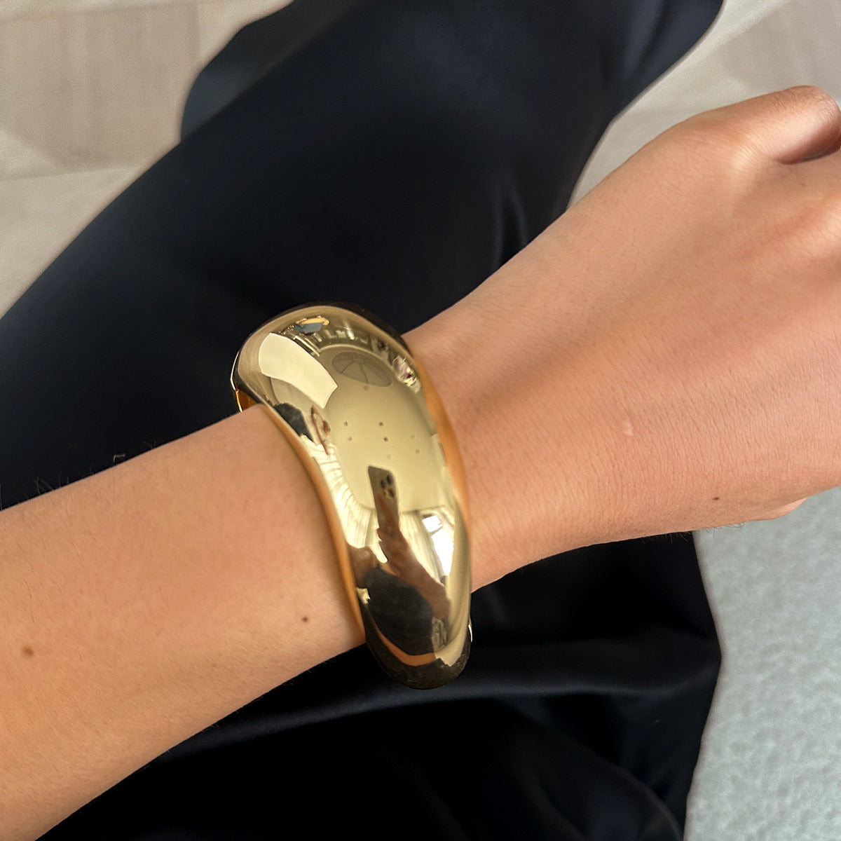 Fashionable metal curved spring bracelet, casual irregular Bracelet set - V.I.P Digital Presence