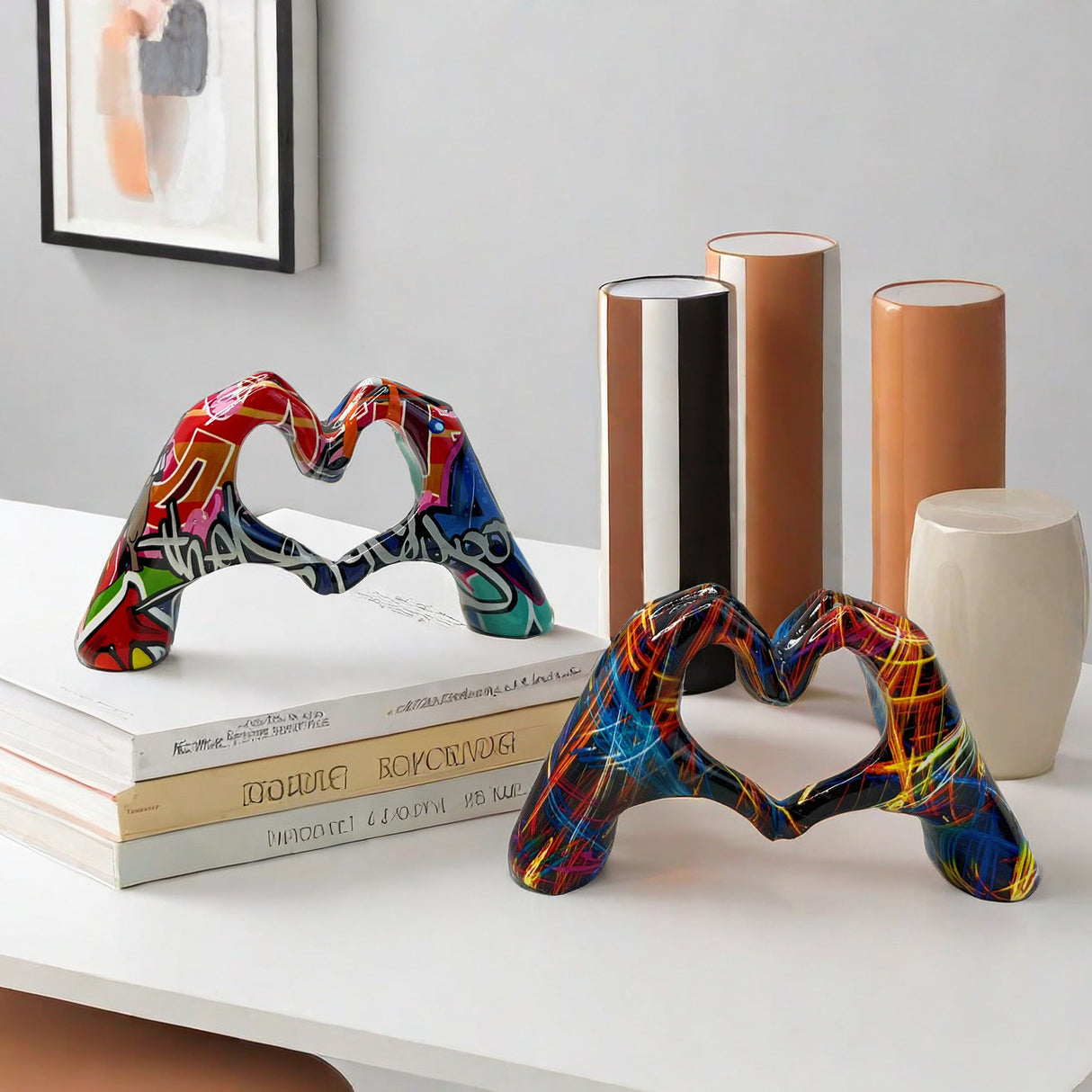 Internet celebrity graffiti, love gesture ornaments, home living rooms, offices, desktop exhibition halls, resin handicrafts, decorative products - V.I.P Digital Presence