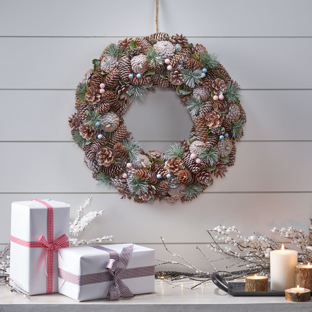 18.5'' PINE CONE WREATH - V.I.P Digital Presence