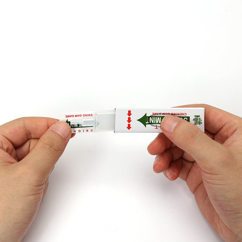 Spray gum prank prank funny candy toy - V.I.P Digital Presence