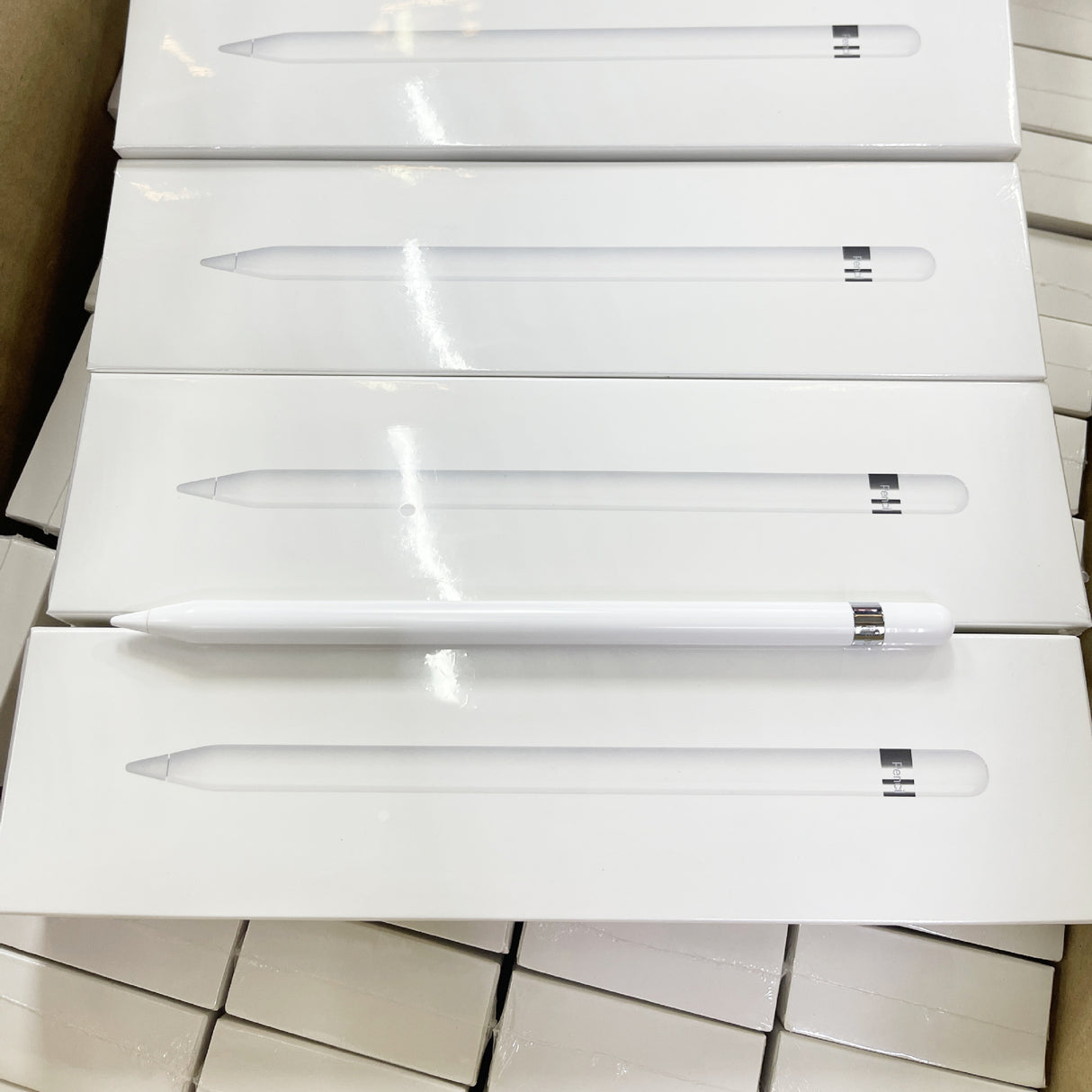 Magnetic wireless charging stylus suitable for Apple iPad pencil tablet touch screen capacitive pen - V.I.P Digital Presence