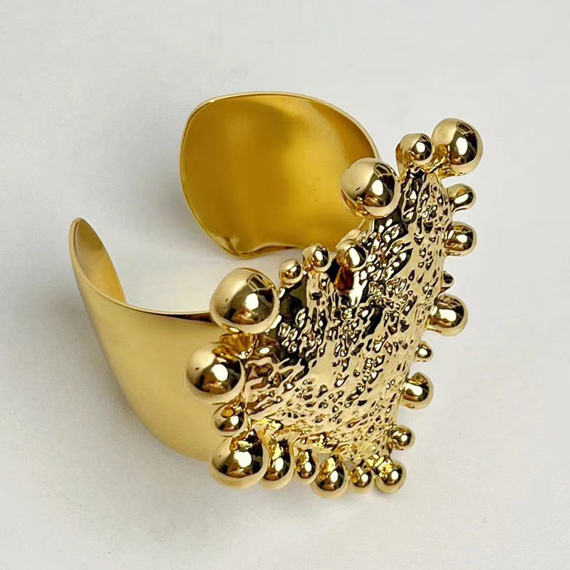 European and American niche design retro gold big love open wide metal bracelet light luxury high-end exquisite bracelet - V.I.P Digital Presence
