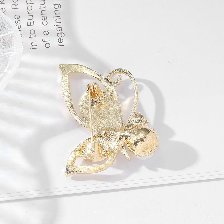 New hollow out fashionable imitation mother of pearl butterfly brooch, suit jacket, clothing accessories, pins - V.I.P Digital Presence