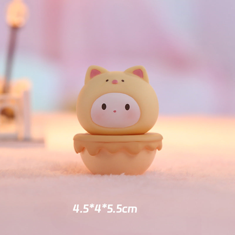 Comes with fragrance and a wobbly figurine gift Office decoration figurine resin tabletop cute little ornament - V.I.P Digital Presence