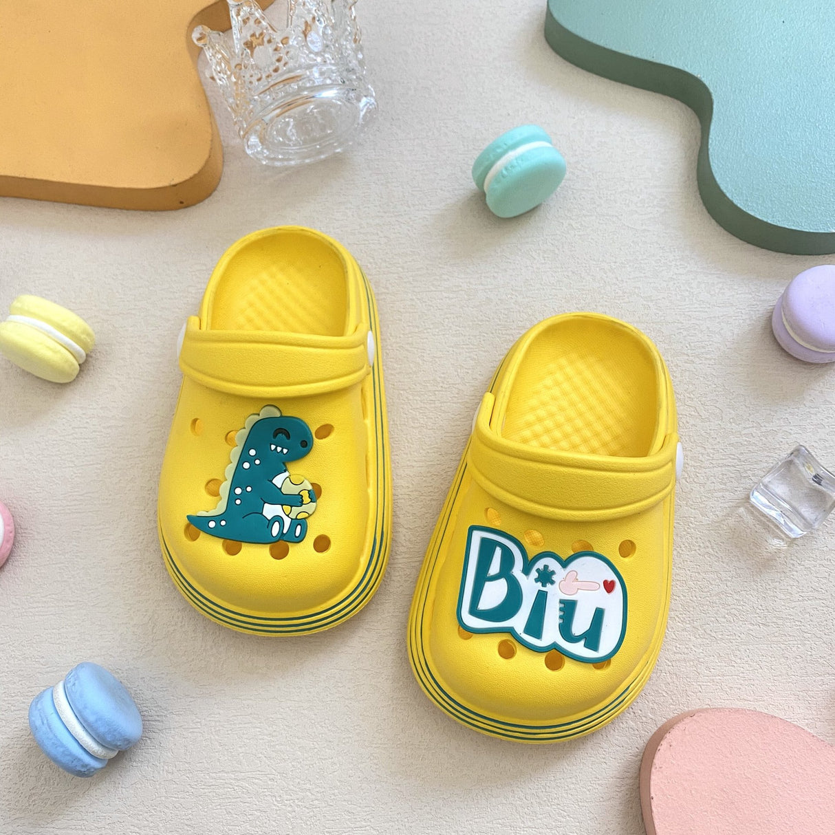 New Children's Hole Shoes Boys And Girls Summer Cute Outer Wear Toddler Soft Bottom Sandals And Slippers