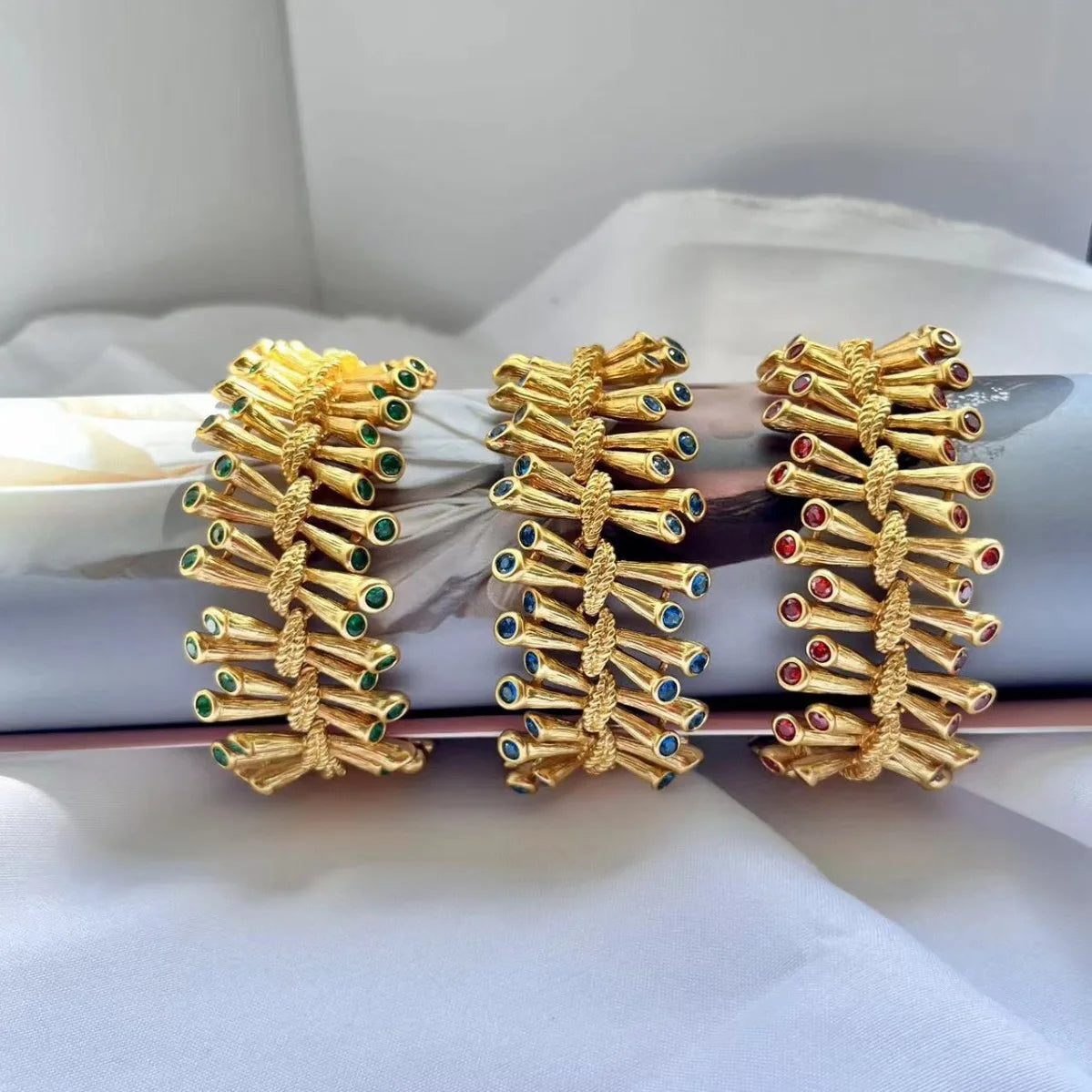 European and American Fashion Trend Retro Literary Inlays Fresh and Versatil, Sea Blue Zircon Texture Copper Plated 18K Bracelet - V.I.P Digital Presence