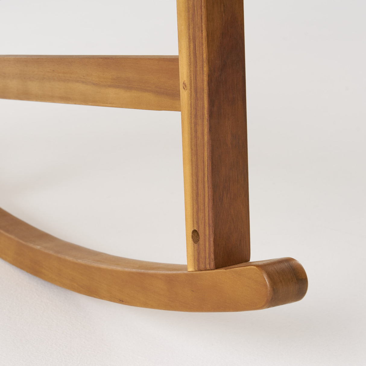 ARCADIA ROCKING CHAIR - V.I.P Digital Presence