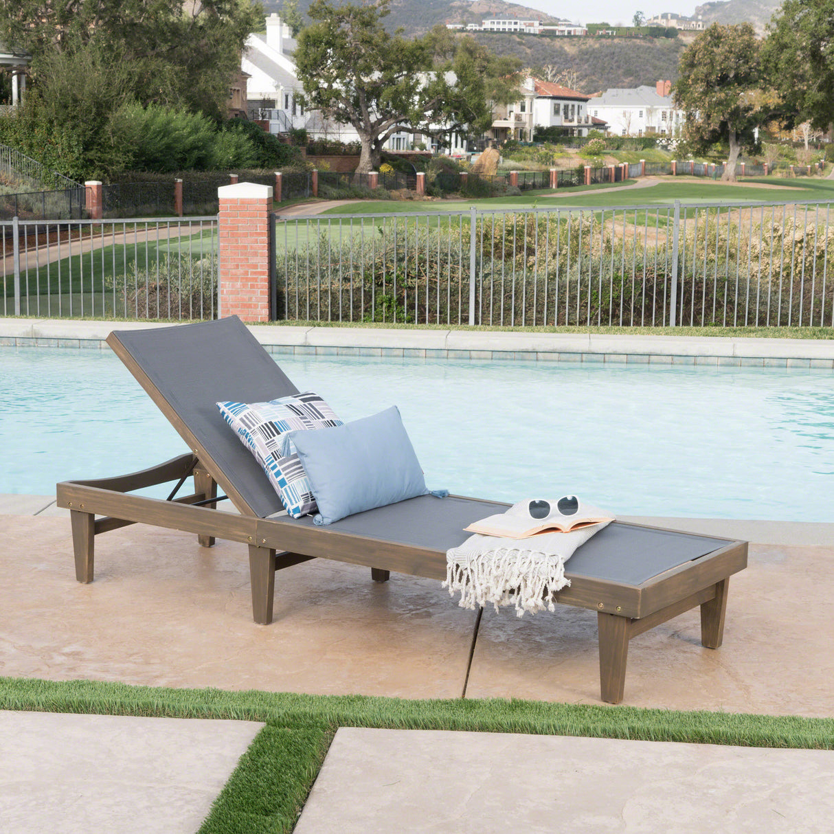 SUMMERLAND CHAISE LOUNGE - DARK GREY MESH - V.I.P Digital Presence