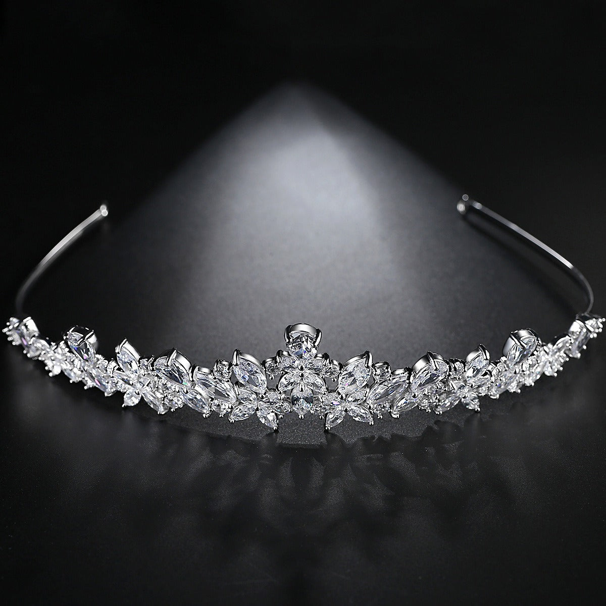 Hair accessories, hair bands, copper zircon inlaid with fashionable temperament, bride's simple Korean version of banquet crown headwear - V.I.P Digital Presence