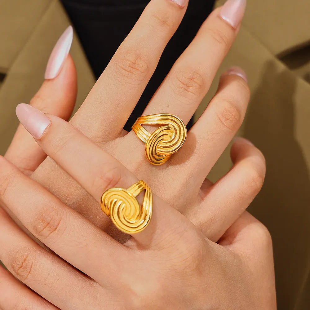 18K Gold-Plated Twisted Ring - V.I.P Digital Presence