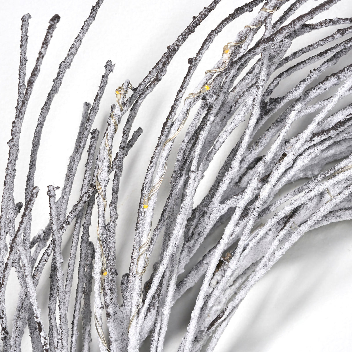 24" PAPER WREATH WITH LED LIGHTS - V.I.P Digital Presence