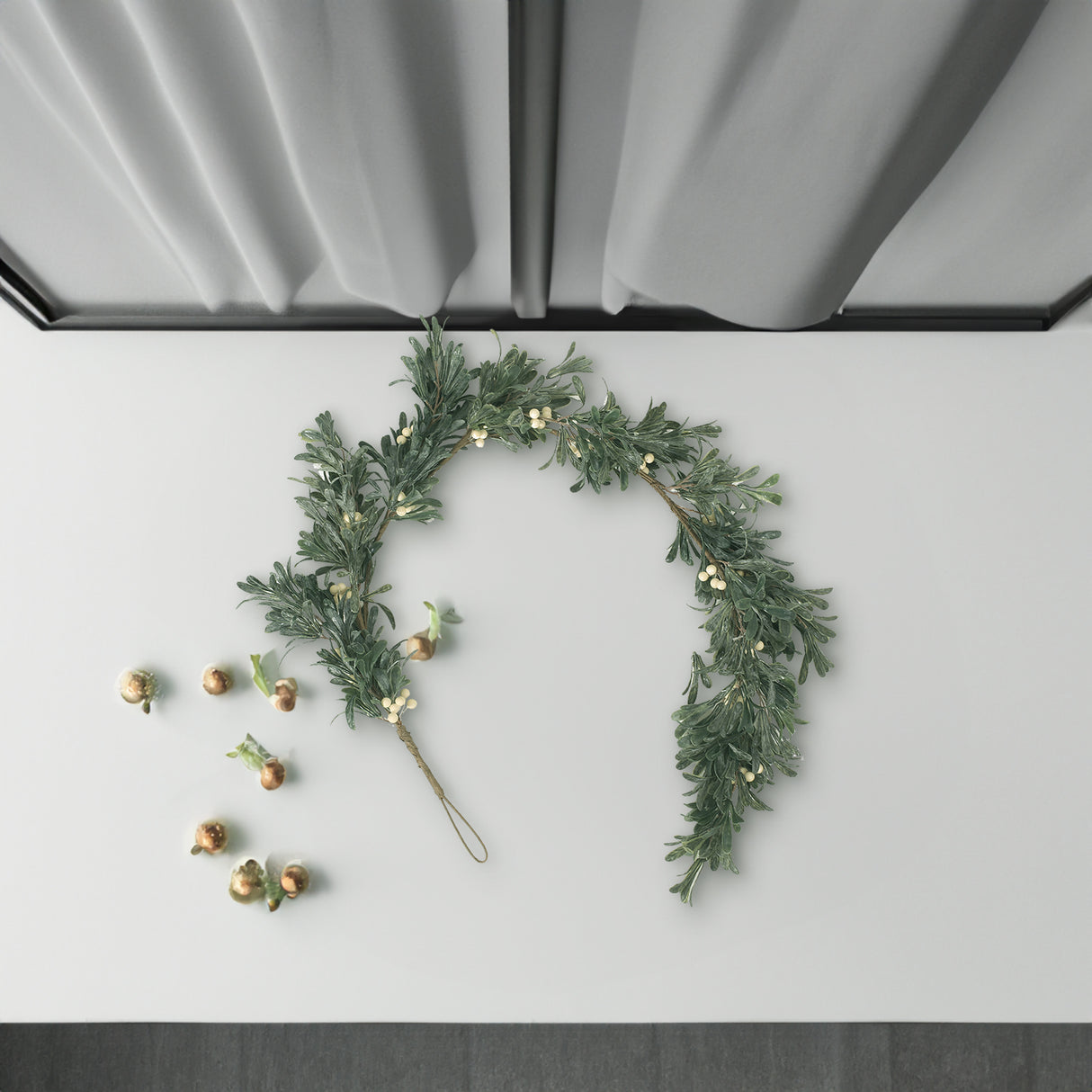54" SNOWBERRY GREEN GARLAND - V.I.P Digital Presence
