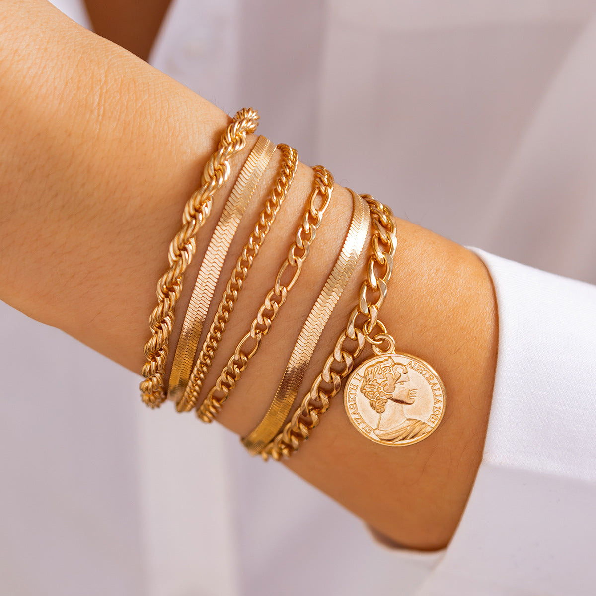 Ins round pendant Bracelet set irregular metallic flat snake chain bracelet - V.I.P Digital Presence