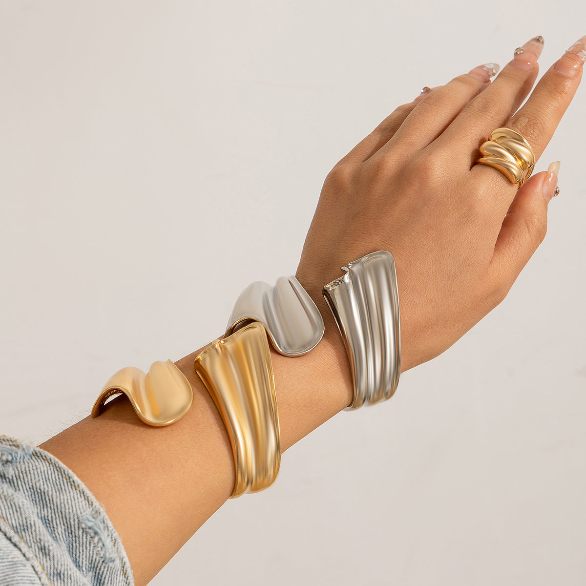 Punk style exaggerated irregular folds personalized winding fish tail bracelet Bracelet - V.I.P Digital Presence