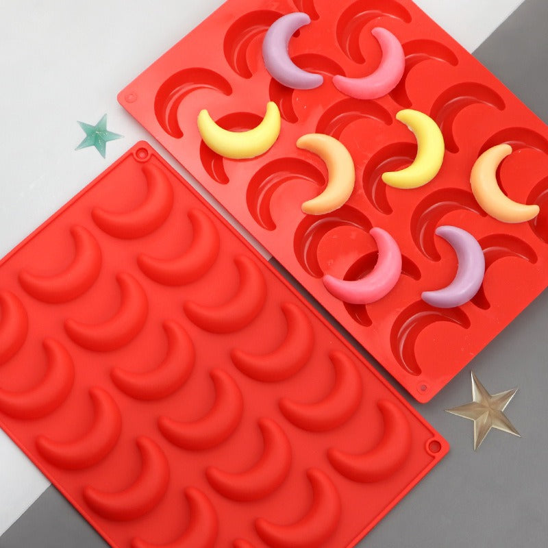 18 Chain Moon Silicone Ice Grid Mold Cold Soap Mold Creative Silicone Mold Bending Moon Chocolate Mold - V.I.P Digital Presence