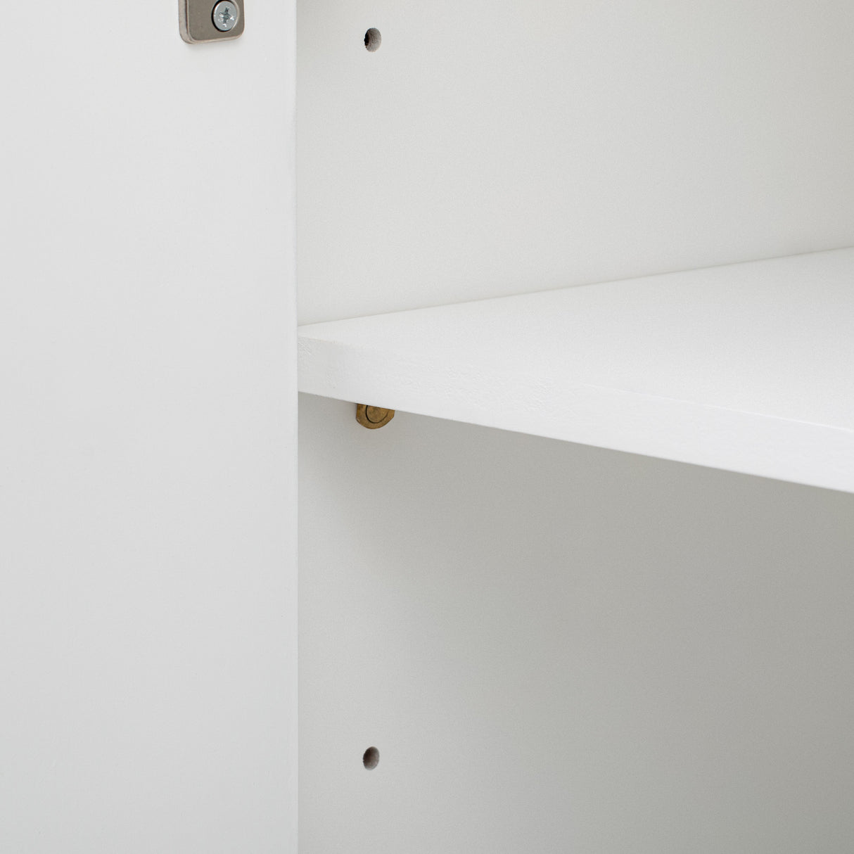 U-STYLE four door curved corner design wavy door panel cabinet with adjustable shelves - V.I.P Digital Presence