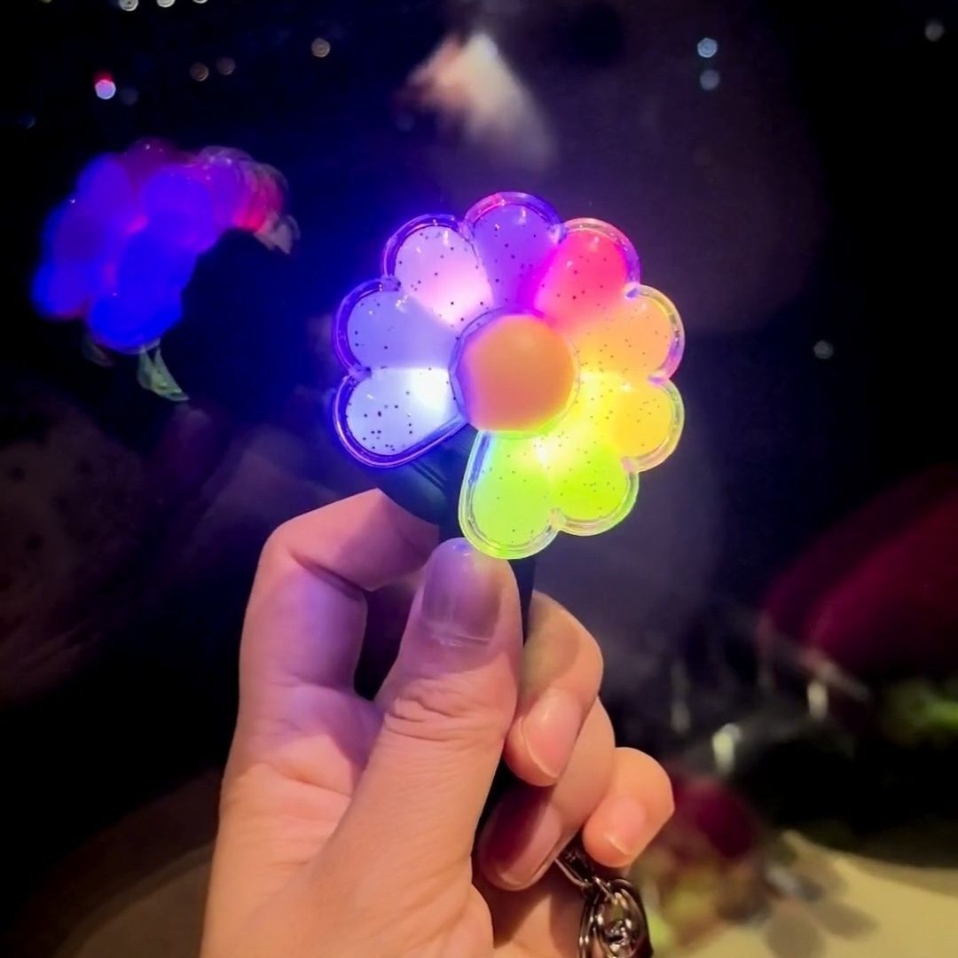 Daisy keychain GD gift pendant bag hanging decoration keychain peripheral gifts