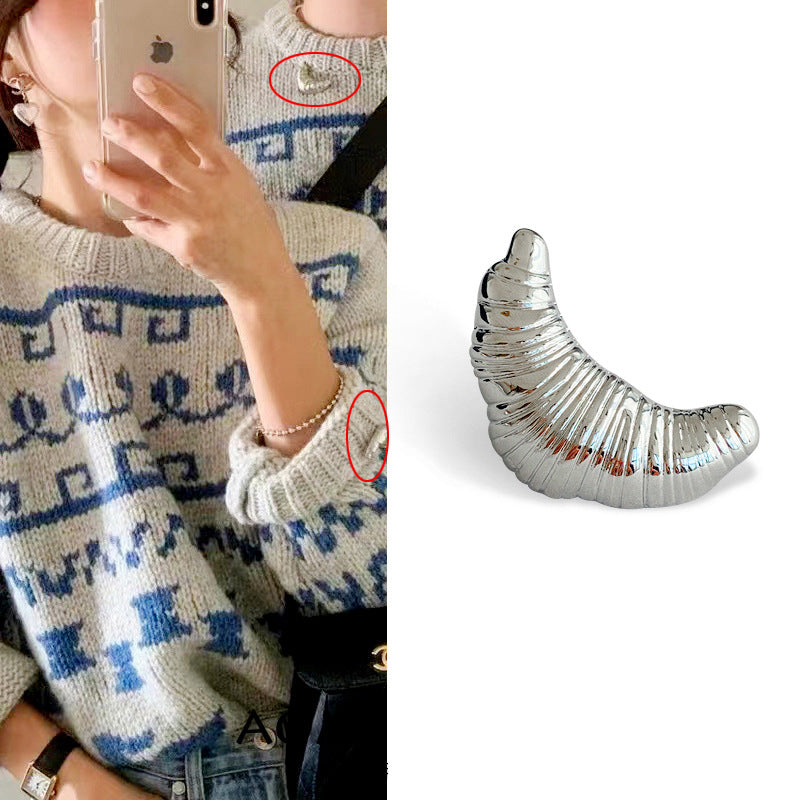 Croissant corsage brooch high-end female design niche silver croissant internet celebrity couple badge - V.I.P Digital Presence