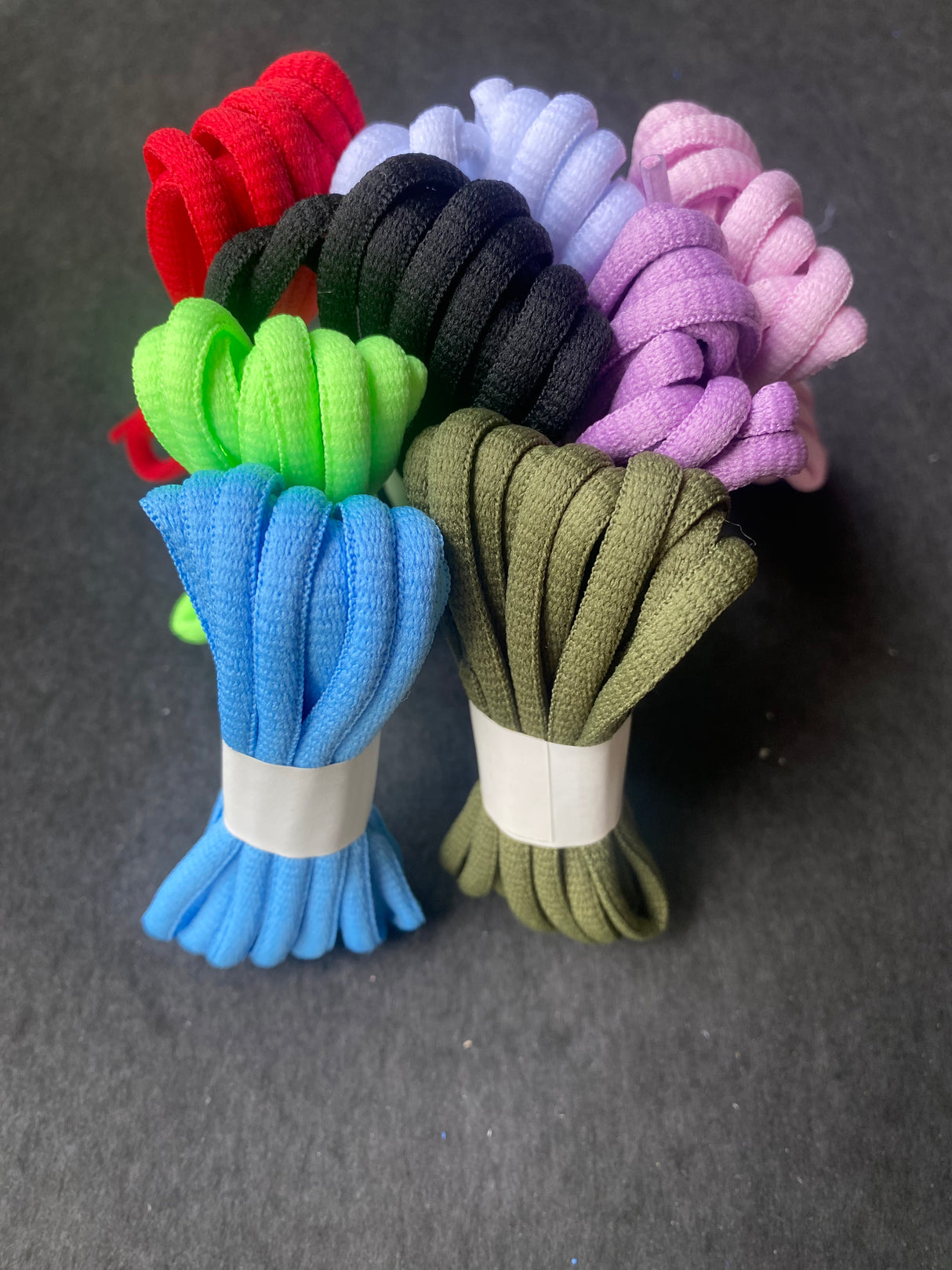 8 pairs of 8-color shoelaces - semi-circular - V.I.P Digital Presence