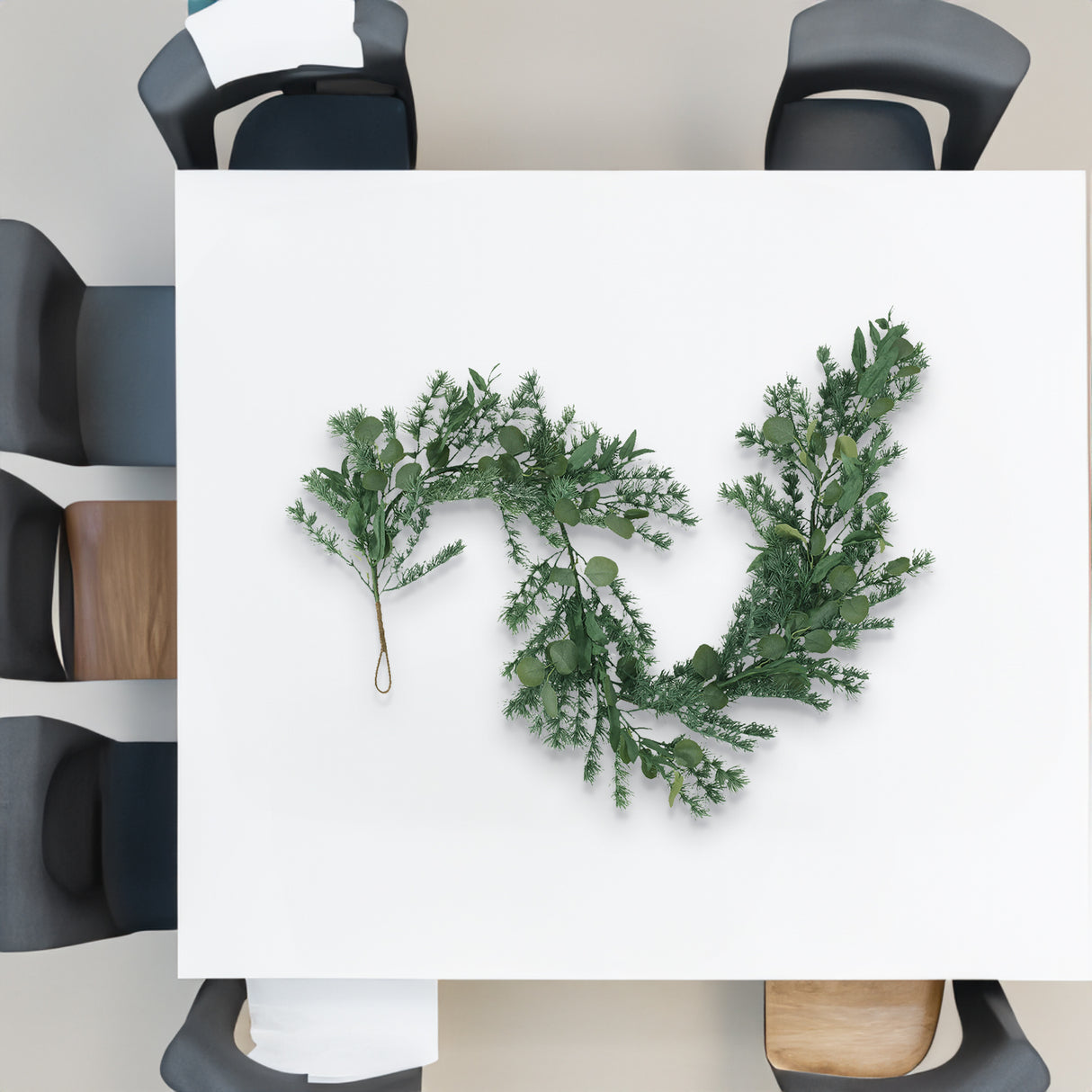 5.5' LEAVES GARLAND - V.I.P Digital Presence