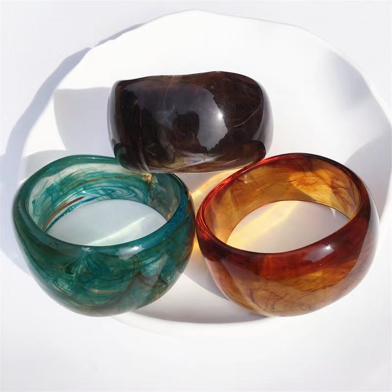 Li Shi patterned acrylic bracelet irregular bracelet - V.I.P Digital Presence