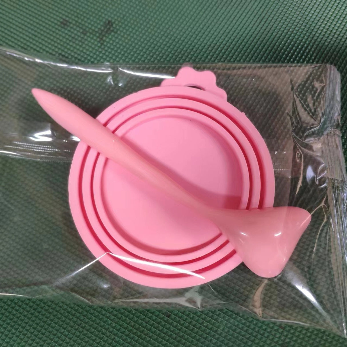 Silicone pet can lid preservation lid pet supplies wholesale silicone can lid - V.I.P Digital Presence