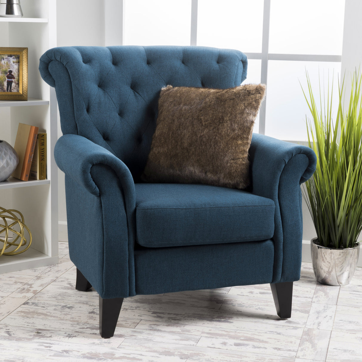 SPRINGFIELD TUFTED CHAIR - V.I.P Digital Presence