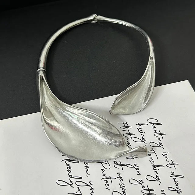 Metal leaf shaped flower bracelet bracelet - V.I.P Digital Presence