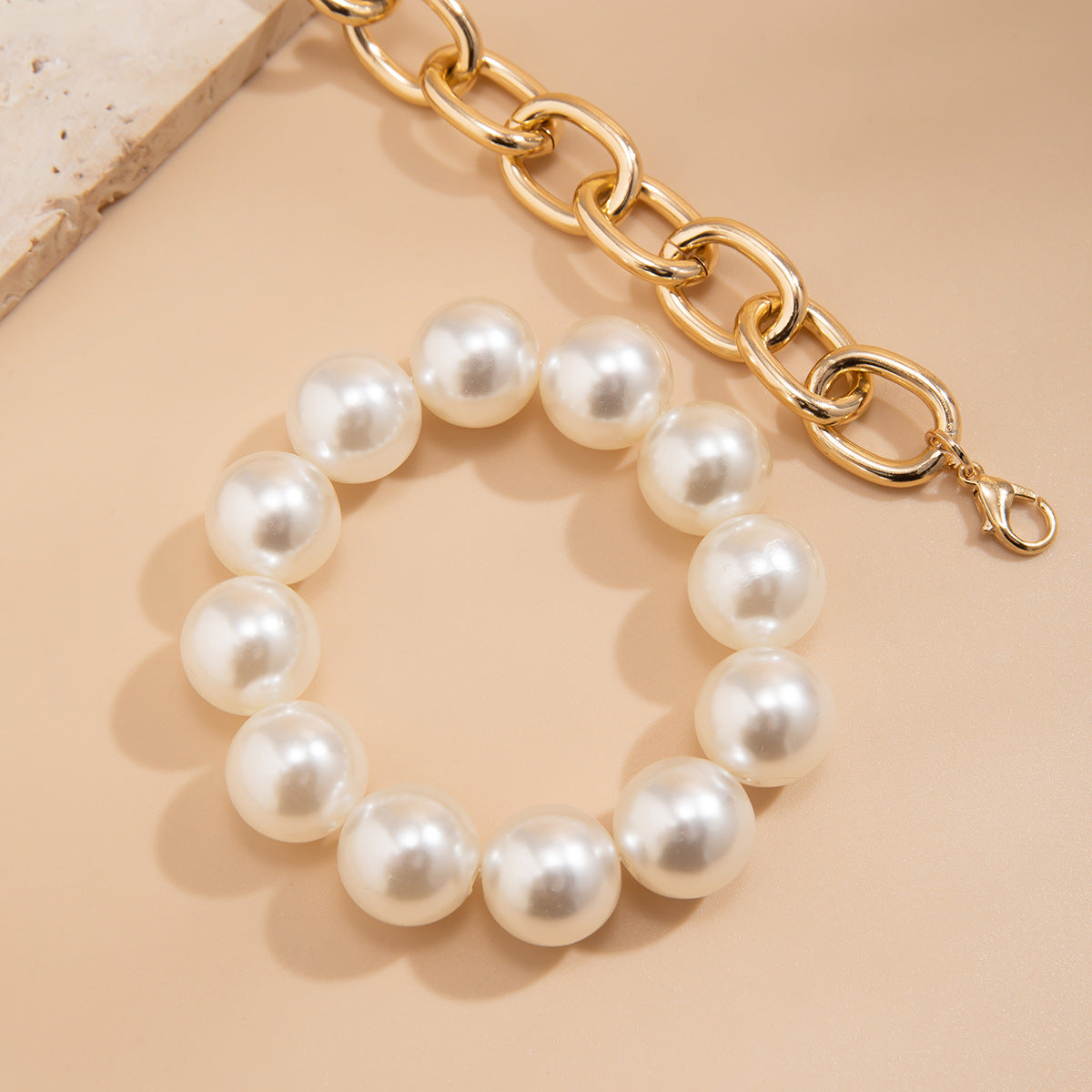Hot selling geometric bead bracelet for women's fashion, exaggerated large round bead imitation pearl Bracelet - V.I.P Digital Presence