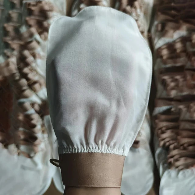 Silk exfoliating face wash and beauty towel, soft and exfoliating, bath and scrubbing, silk bath and face wash gloves - V.I.P Digital Presence