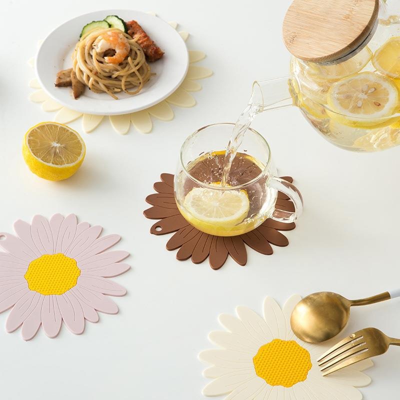 Minimal heat insulation mat, cup mat, European dining table, PVC anti slip and waterproof Nordic dish mat, bowl mat - V.I.P Digital Presence