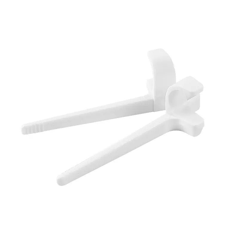Playing games with fingers chopsticks snacking clips not dirty hands chopsticks finger loops - V.I.P Digital Presence
