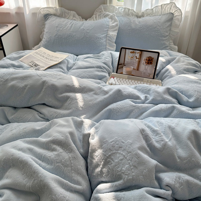 A-class ins princess style milk velvet four piece set lace carved velvet warm duvet cover winter bedding - V.I.P Digital Presence