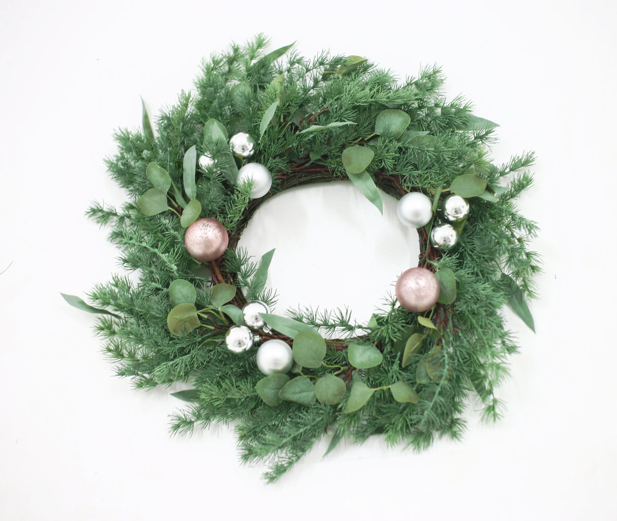 22" BERRY/EUCALYPTUS/PINECONE WREATH - V.I.P Digital Presence