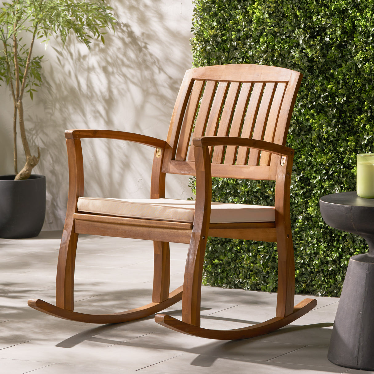 SELMA ROCKING CHAIR WITH CUSHION - V.I.P Digital Presence