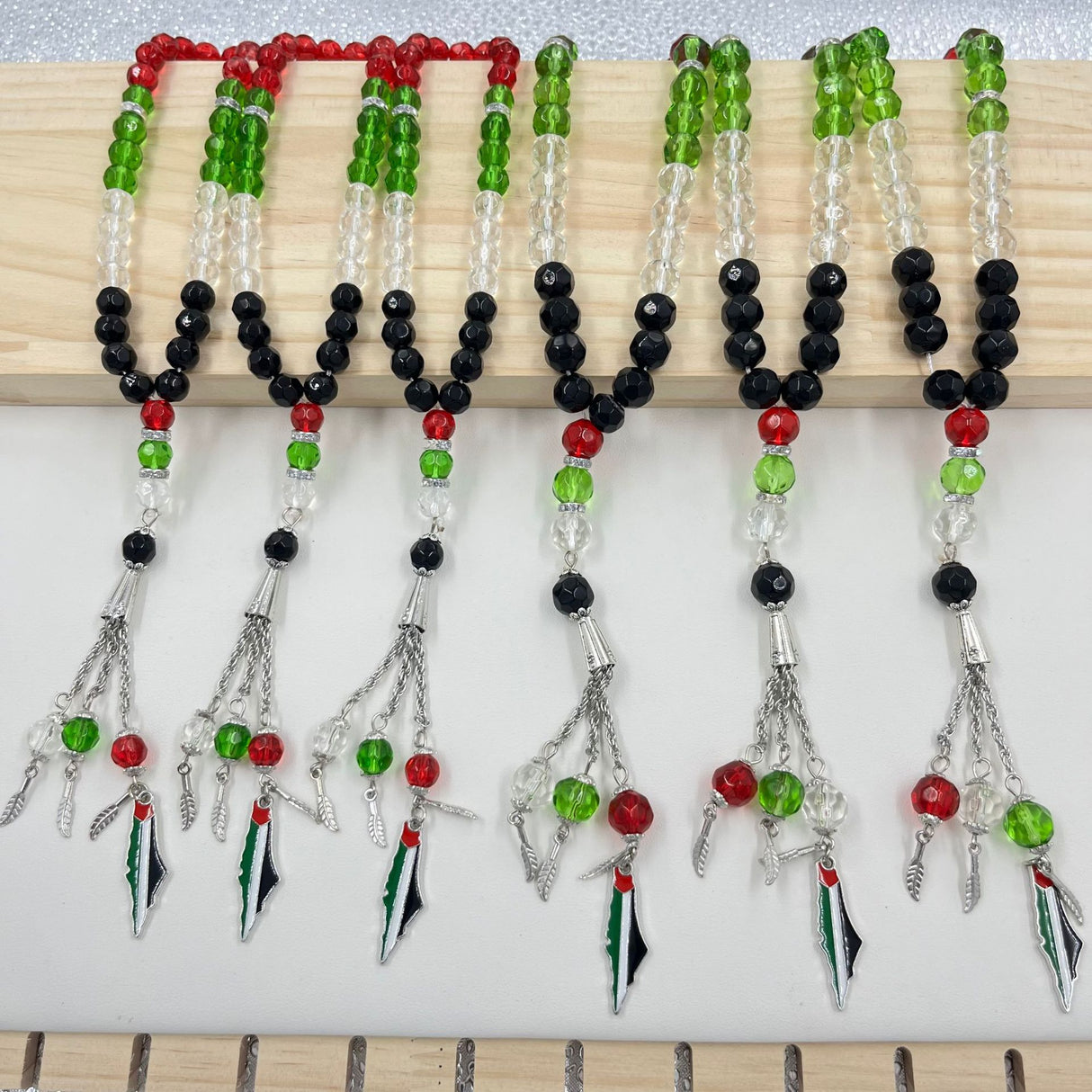 33 prayer beads in Palestinian flag colored crystal glass - V.I.P Digital Presence