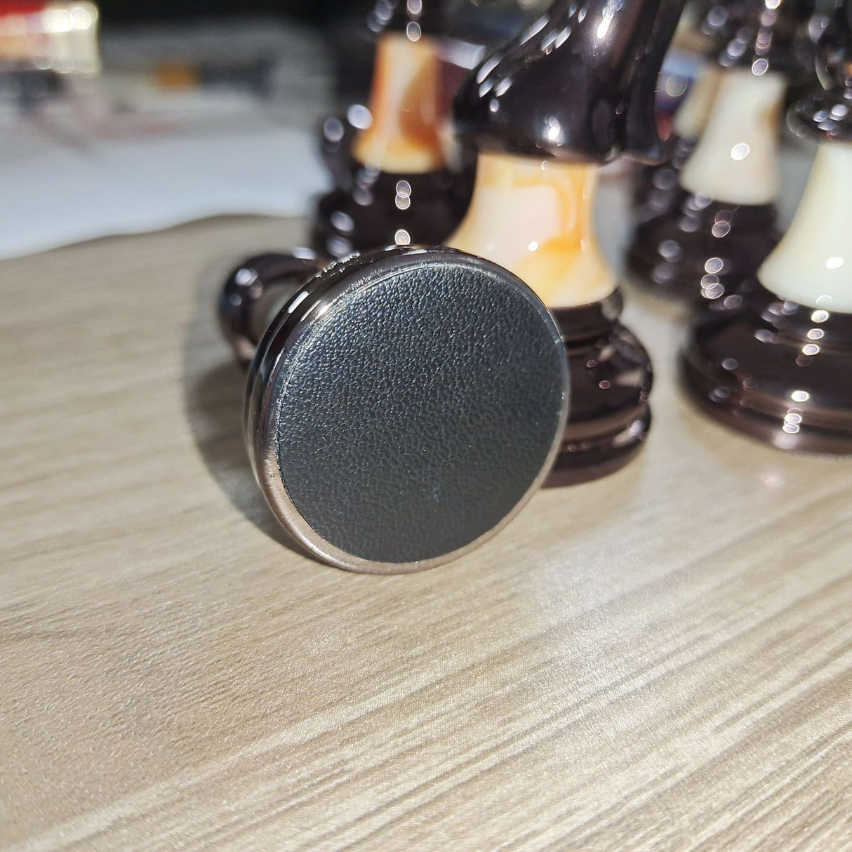 Chess pieces wooden chessboard pieces wooden chess pieces backboard chess pieces - V.I.P Digital Presence