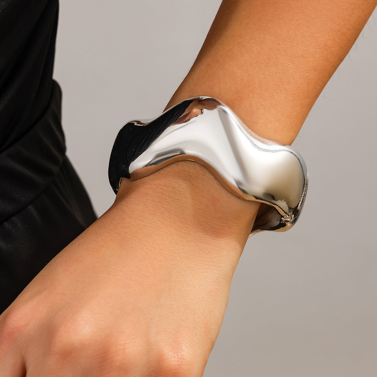 Fashionable metal curved spring bracelet, casual irregular Bracelet set - V.I.P Digital Presence