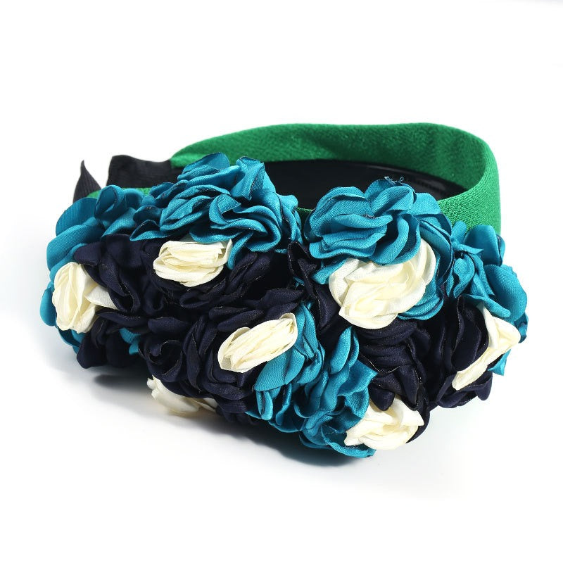 Fashionable design with three-dimensional flower headbands on the side - V.I.P Digital Presence