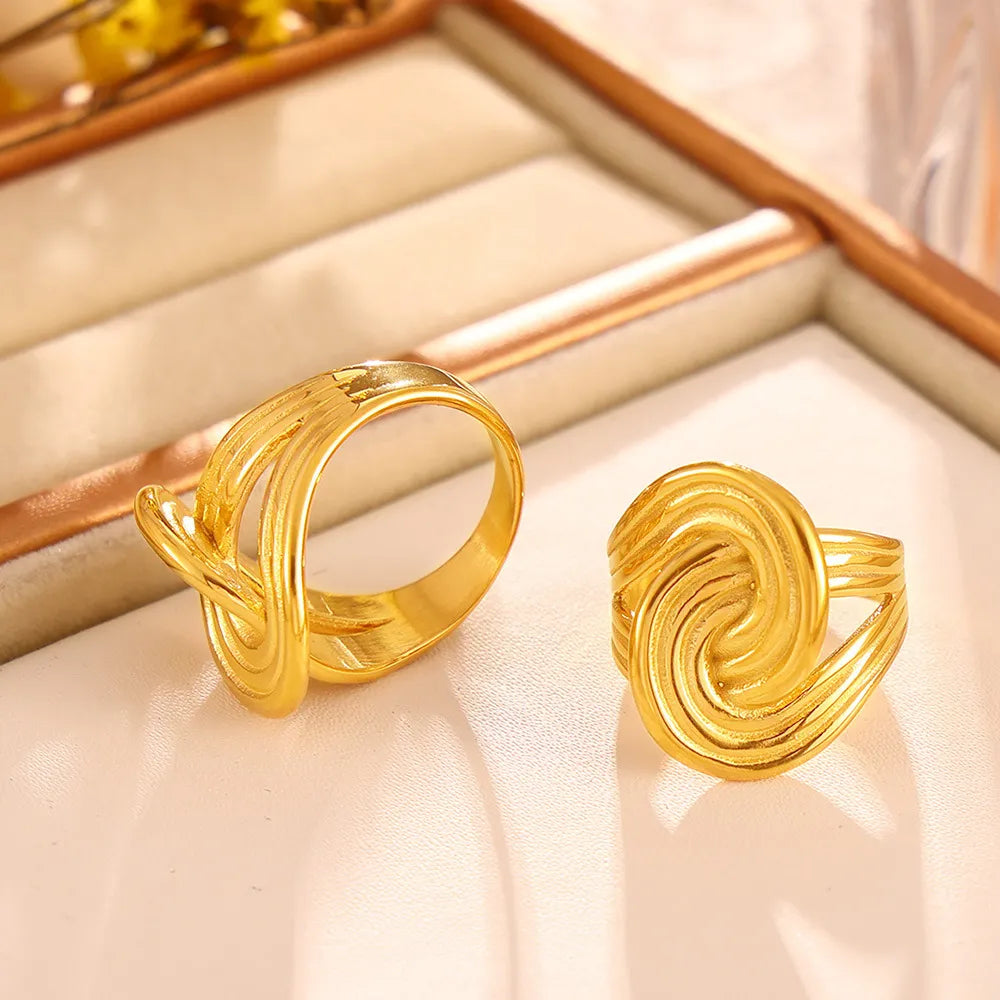 18K Gold-Plated Twisted Ring - V.I.P Digital Presence