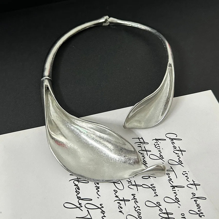 Metal leaf shaped flower bracelet bracelet - V.I.P Digital Presence