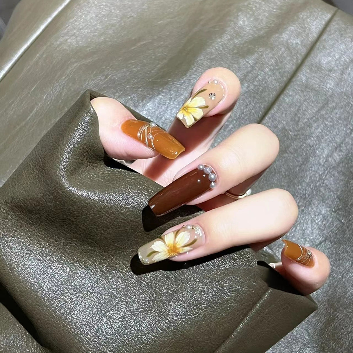 Wearable manicure pure handmade manicure finished fake nail patch autumn and winter caramel color hand-painted camellia light lu - V.I.P Digital Presence