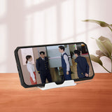 A plastic, foldable cradle for mobile phones - V.I.P Digital Presence