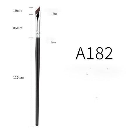 Blade eyeliner brush - V.I.P Digital Presence