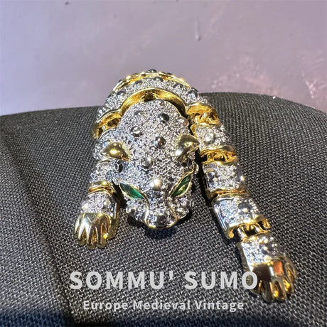 vintage pieces Brief brooch European autumn and winter accessories - V.I.P Digital Presence