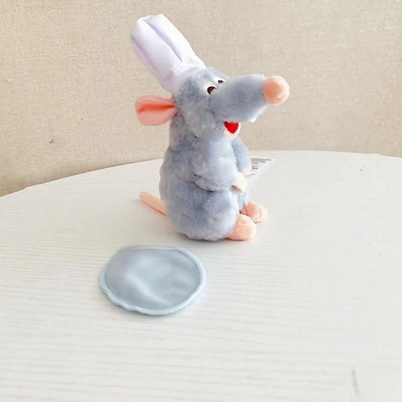 Muñeco de peluche súper lindo de Ratatouille con imán que se puede sentar en el hombro, caricatura Qi Xun