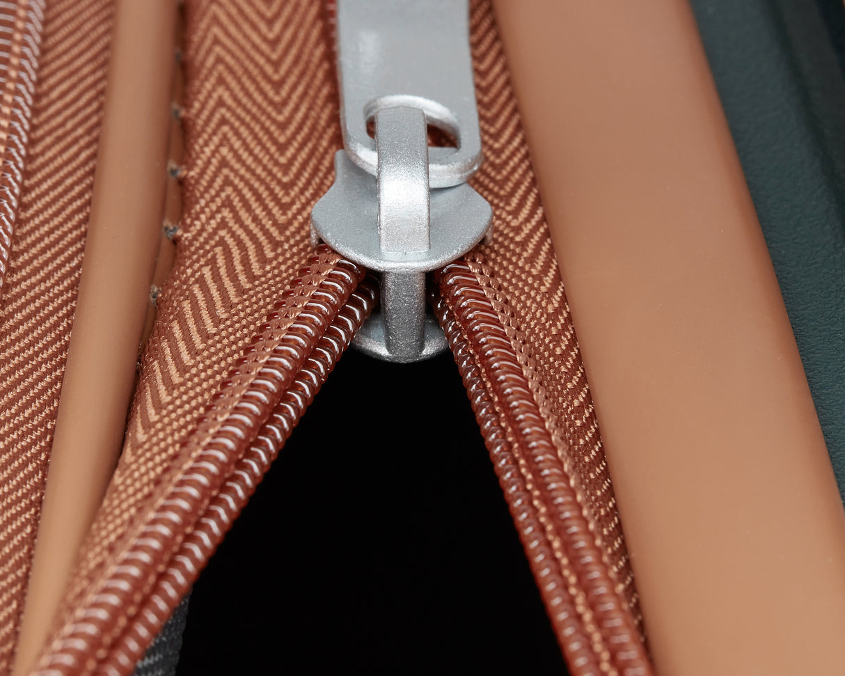 Luggage set of 4 pieces (14/20/24/28) with 4 360 degree silent rotating wheels made of PP material and durable TSA lock - V.I.P Digital Presence