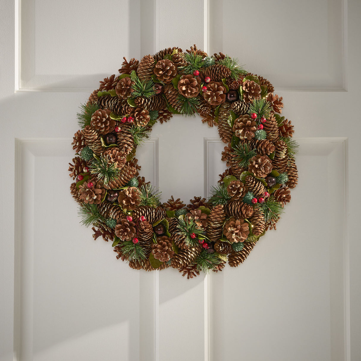 *CLEARANCE SALE* 18.5'' PINE CONE WREATH - V.I.P Digital Presence
